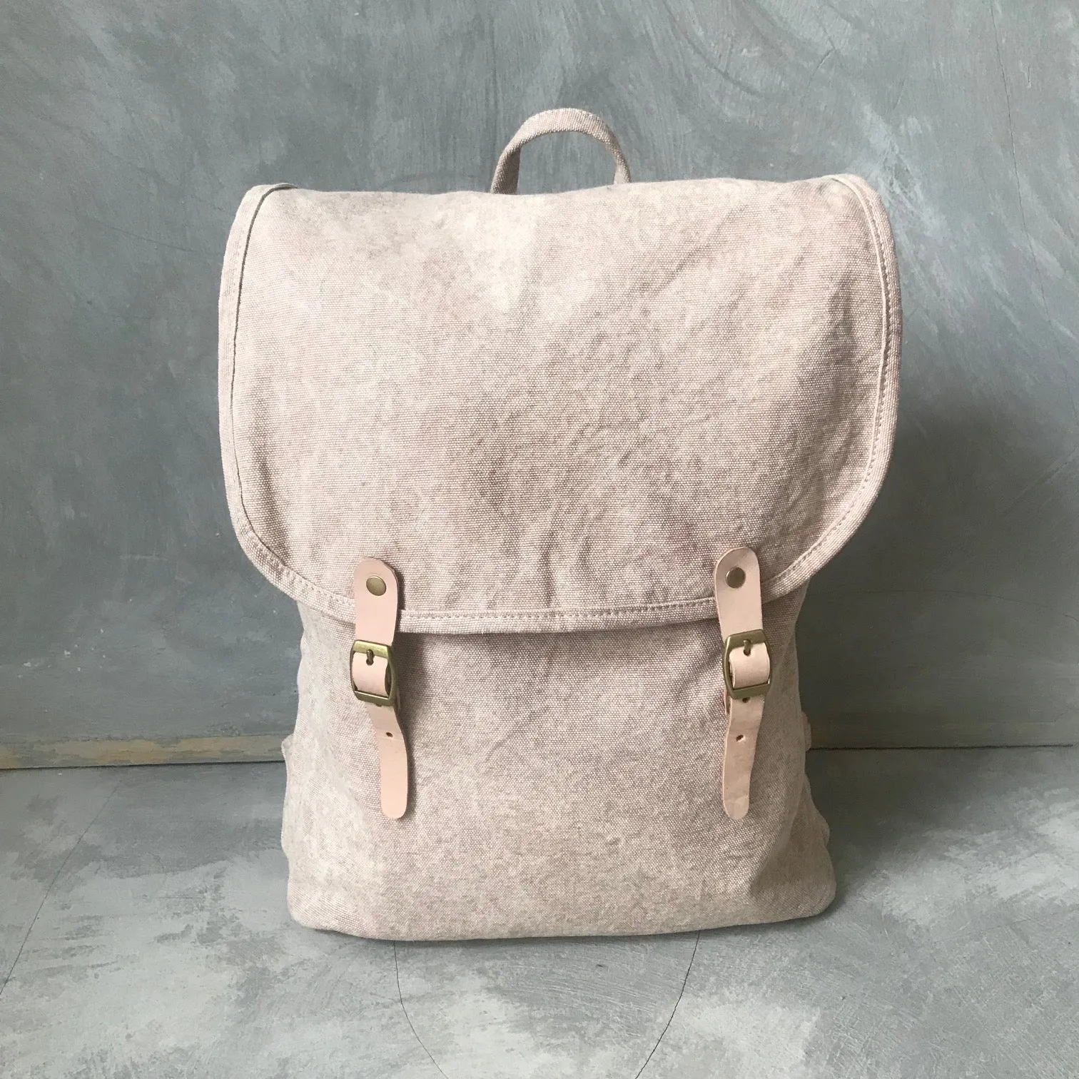 ANAK [young] - small stonewashed canvas backpack