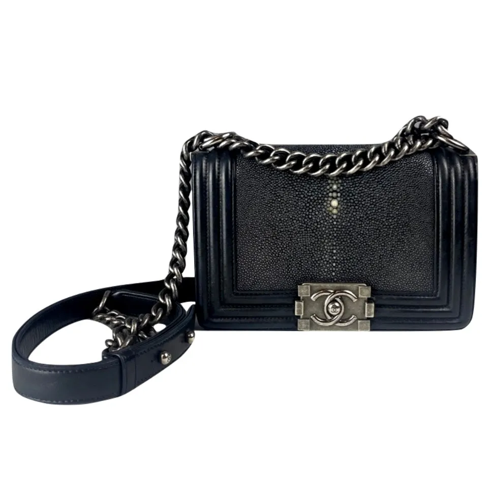 CHANEL - Bag stingray small boy flap black